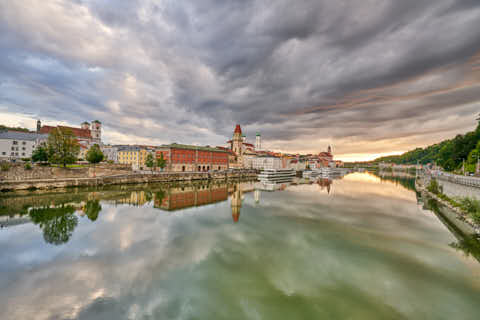 Gemeinde Passau Landkreis Passau Donau Stadtpanorama (Dirschl Johann) Deutschland PA